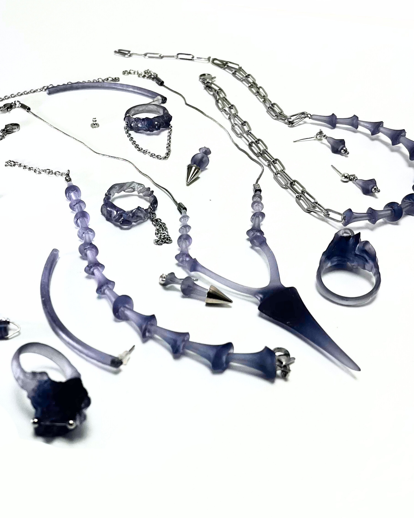 XYRA necklace